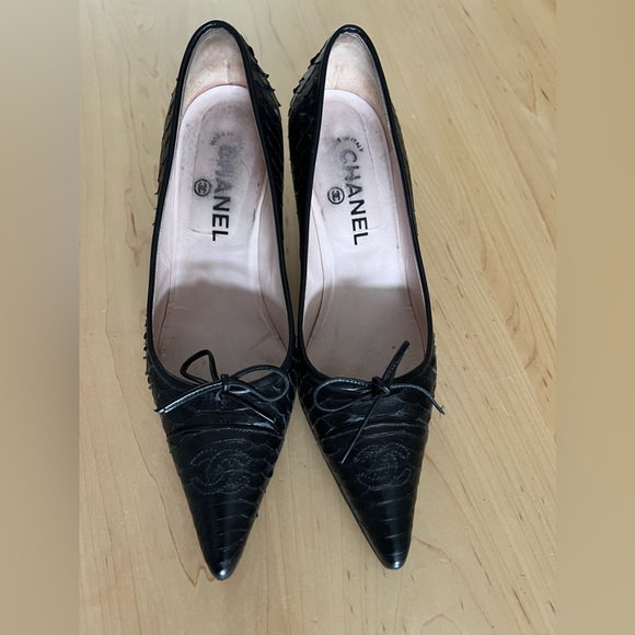 Authentic vintage Chanel pointy toe pumps 37 - Picture 2 of 6